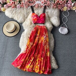 Women Floral Printed Short Strapless Tops And HighWaist Pleated Long Skirt Suit